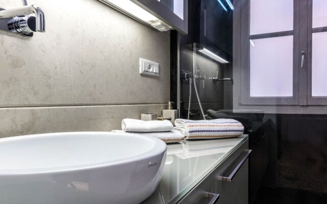 Altido Brera Black Elegance Apartment