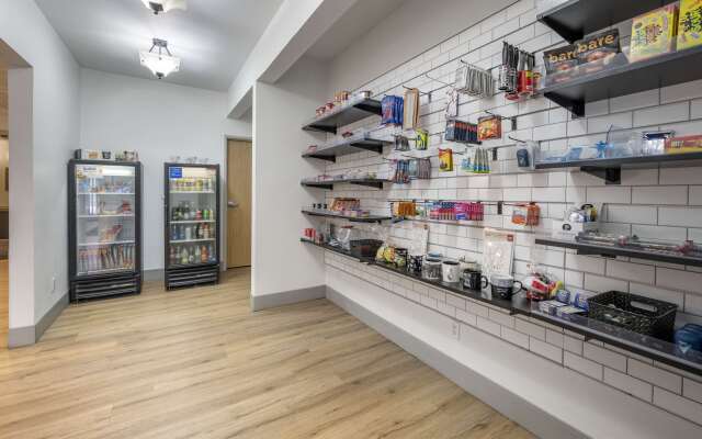 Best Western Plus Peppertree Airport Inn