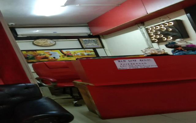 OYO 83499 Red Leaf Residency