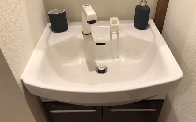 Local Hakata Apartment