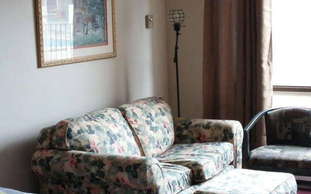 Towne and Country Motel