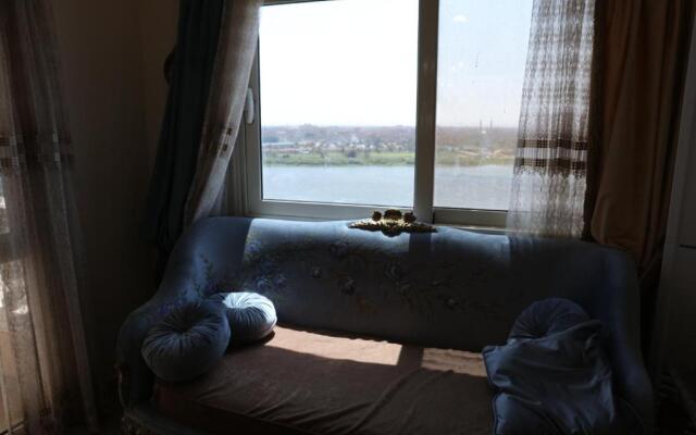 Maadi, Direct Nile river View From all Rooms