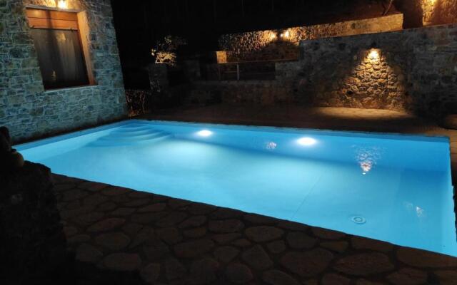 Evia Family House