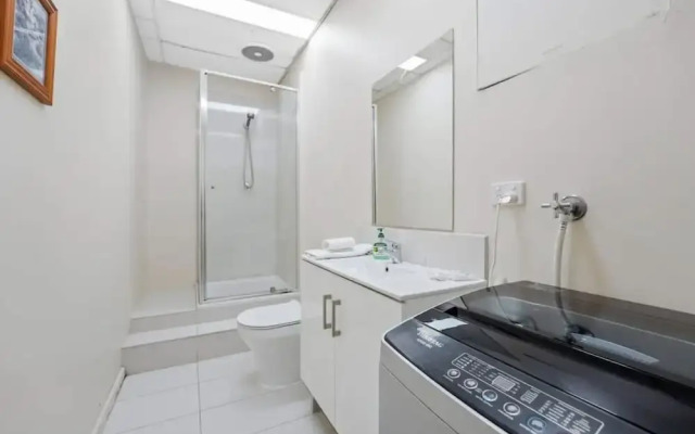 Chadstone Holiday W2 Villa