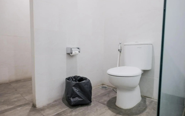 RedDoorz Premium near CBD Puri Indah