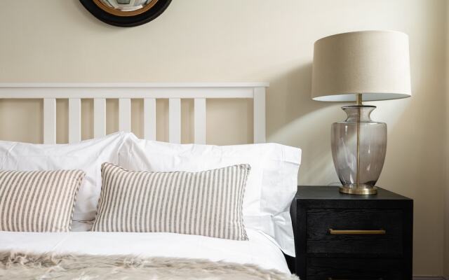 The Luxe Chelsea Townhouse