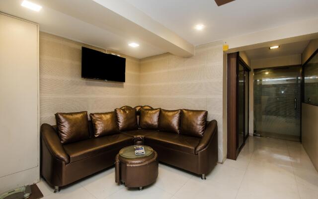 OYO 48225 Hotel Kirti