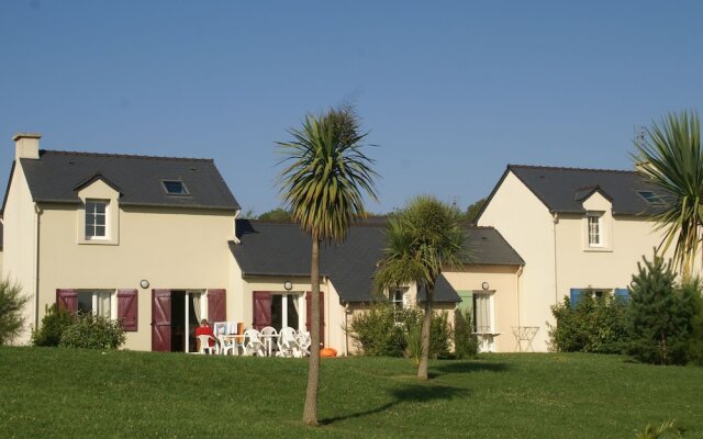 Cozy Breton Holiday Home Near the Bay of Douarnenez