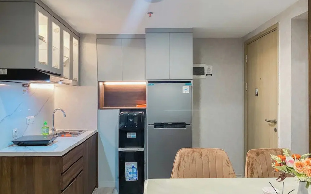 Homey And Modern Look 3Br At Meikarta With Balcon Apartment