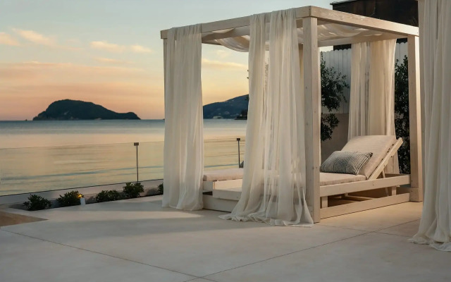 Salty Angel Sea Front Villa