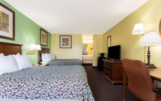 Days Inn by Wyndham Lamont/Monticello