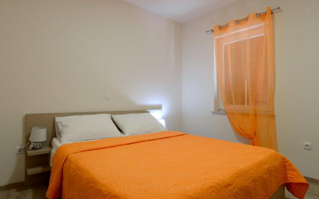 Apartment in Ljubac With Barbecue