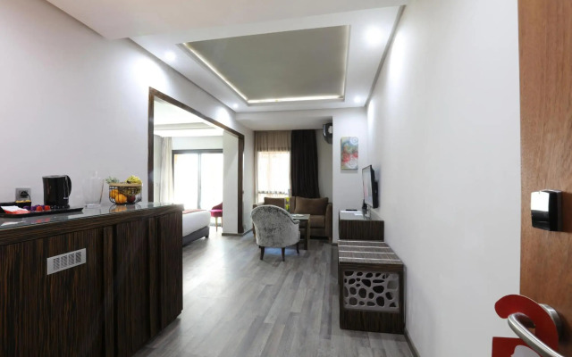 Silver Suites Hotel & Spa