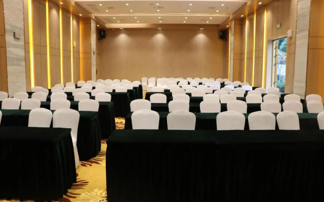 Vienna International Hotel (Wuhan Yangsi Port Yangtze River Bridge)