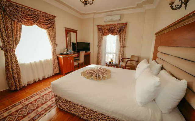 Yay Grand Hotel