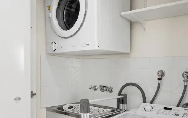 Wake to Waves in Spacious 3-bed Beachfront Unit