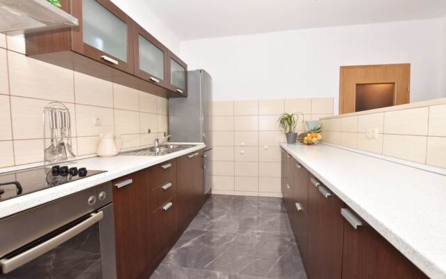 Apartments Mladen