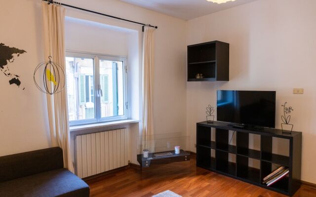 Τhe welcoming Rocchetto residence at 25m from P. Erbe