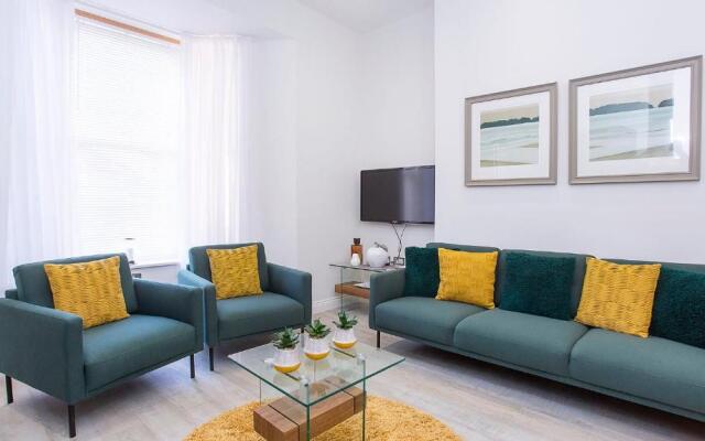 Saxon House Apartments