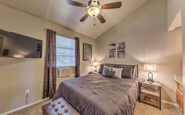 Forested Ruidoso Condo w/ Deck & Fireplace!