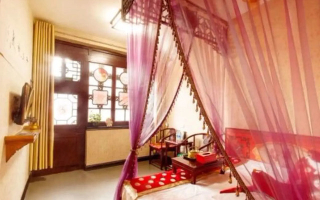 Pingyao Red Lantern Theme Hotel