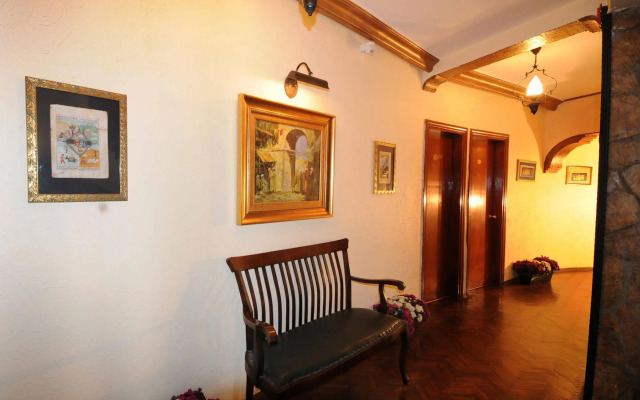 Megara Palace