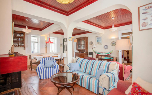 Torreira . Yellow Beach Pavilion