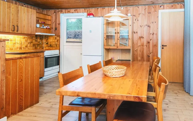 6 Person Holiday Home in Farvang