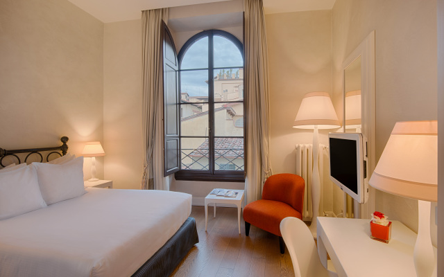 NH Collection Firenze Porta Rossa Hotel