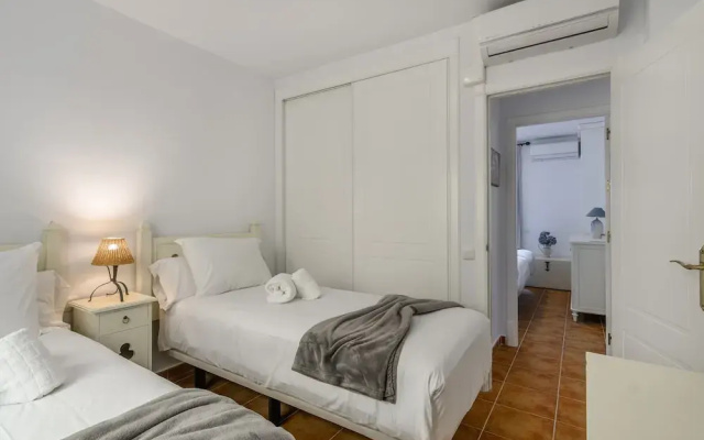 Golfside Apartment for 6 Guests