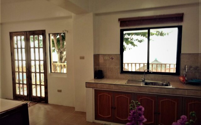 SmallFry's Beach Resort