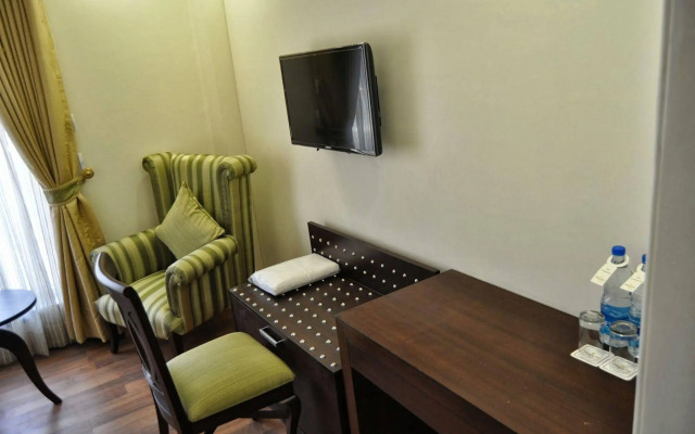 The Grand Orion - Kailash Colony