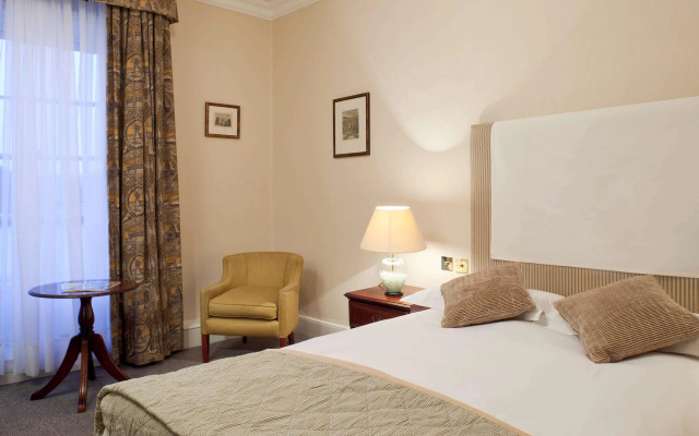 Mercure White Hart Hotel Salisbury and Apartments