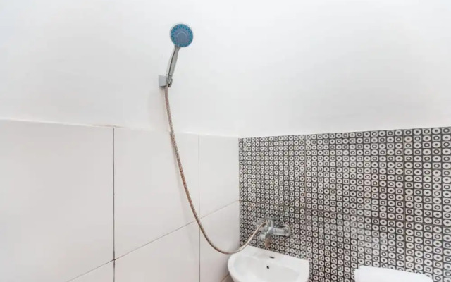J&b Room Utan Kayu by OYO Rooms