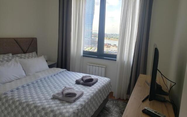 B-G Waterfront Apartment