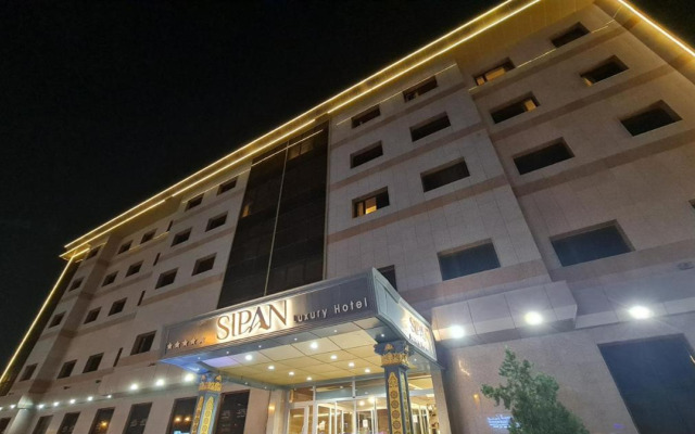 Sipan Luxury Hotel