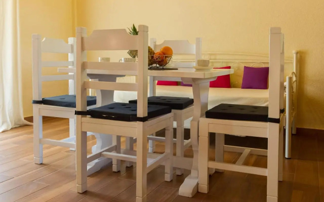 Renata Rooms & Studios