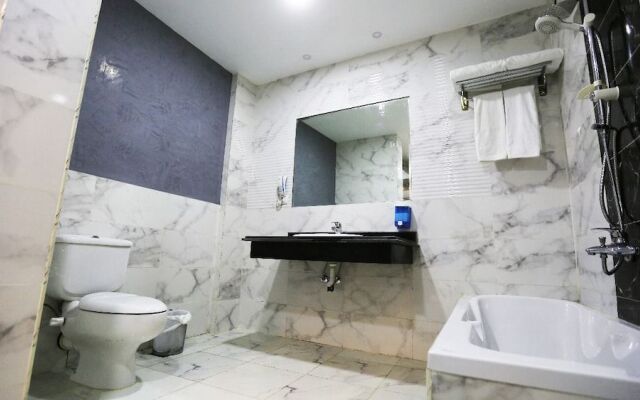 Byoot Bay Hotel & Resort