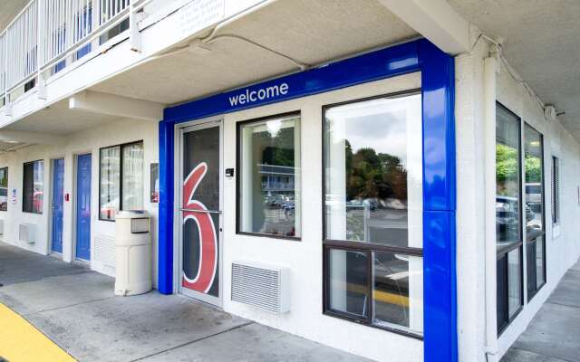 Motel 6 Seattle, WA - Airport