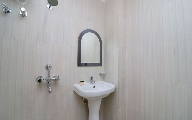 Oyo 18848 Paradise Inn