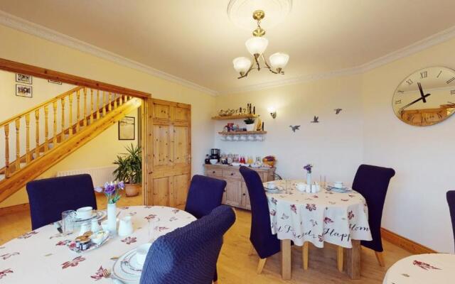 Ross Beach Family Farmhouse B&B