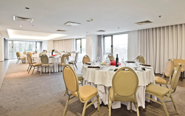 Golden Tulip Sao Joao da Madeira Hotel