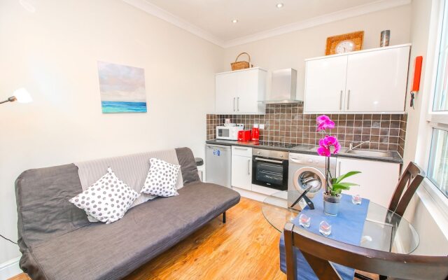 City view flat at Liverpool st Brick Ln