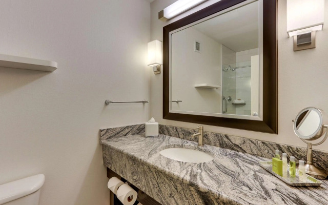 DoubleTree by Hilton St. Louis Forest Park