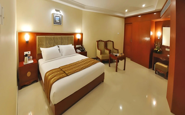 Metro Grand Hotel