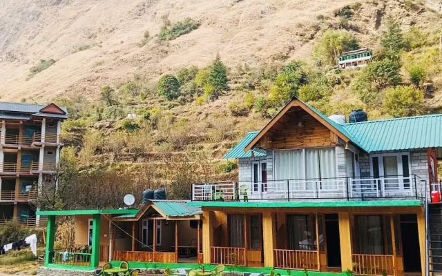 Tirthan Holidays Cottage