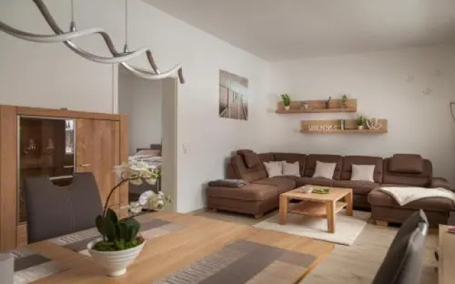 Am Schlosspark 2 - [#76207]