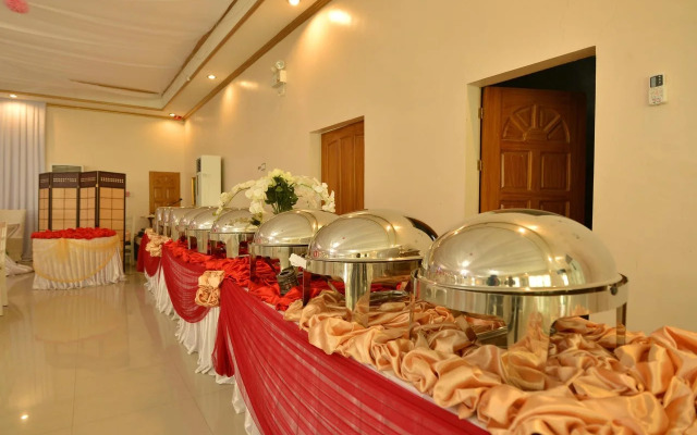 Inn and Suites at Roz and Angeliques