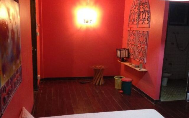 Yellow house(Furtune Inn)