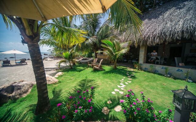 Rocks Beach Boutique Bungalows